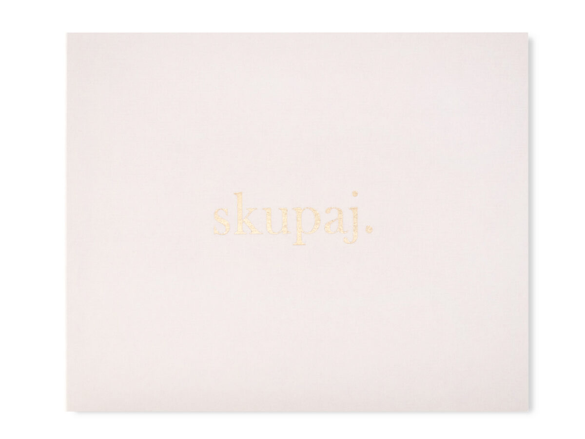 2_Bela_album_skupaj_studio_4x3